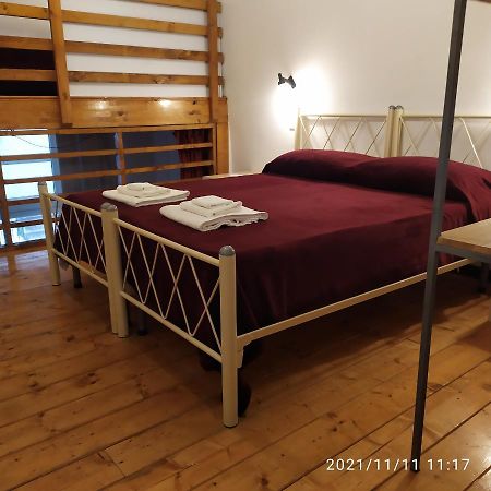 Il Castello Apartment Napoli Esterno foto